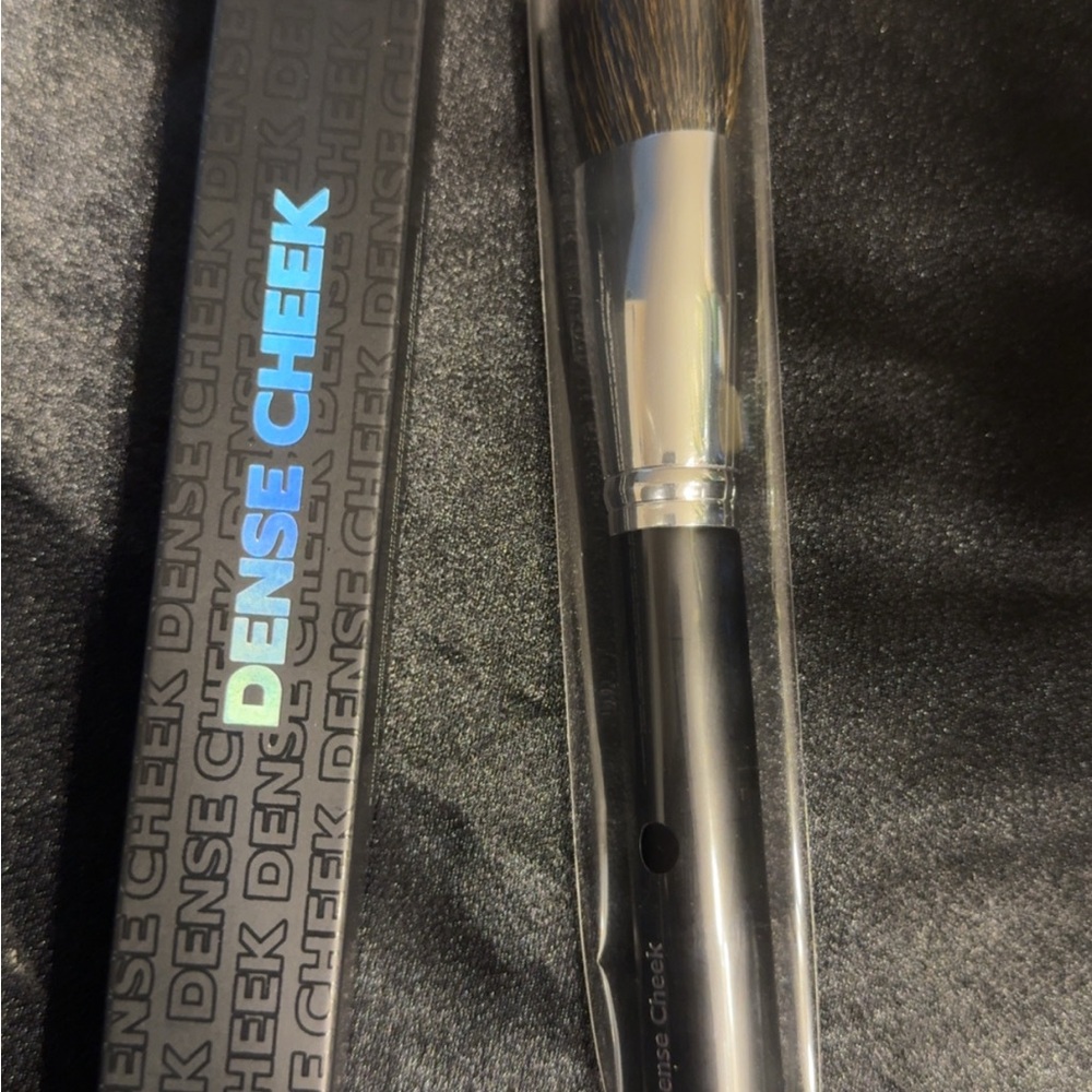 Dense Cheek Makeup Brush with Black Handle
